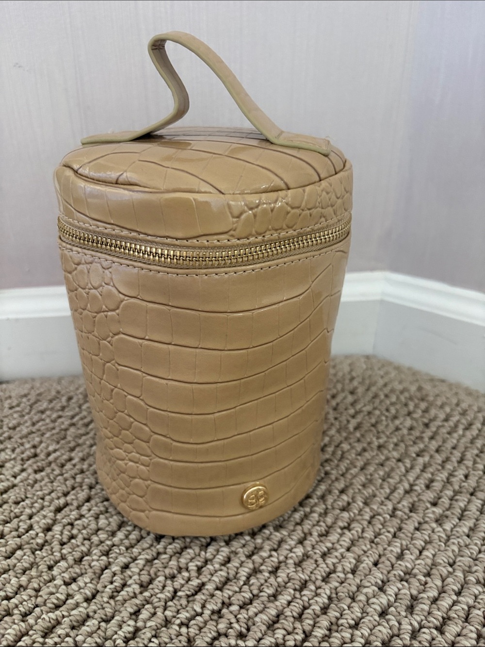 Samantha Brown Tan Croco-Embossed Travel Case